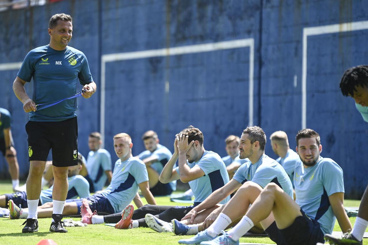 Zagreb: Media day i trening Dinama s novim trenerom 