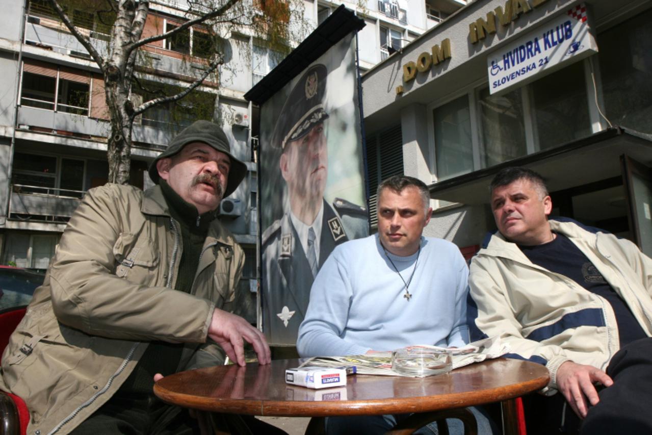 '70.04.2010., Zagreb - Zlatko Majic,Pero Tomic, Robert Juric umirovljeni hrvatski branitelji . Photo: Zarko Basic/PIXSELL'