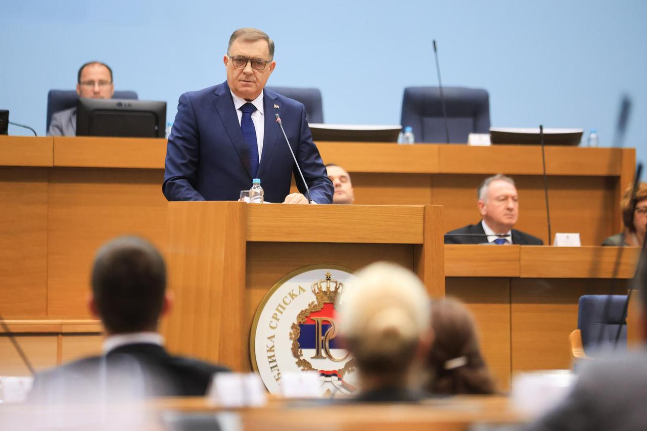 Banja Luka: Milorad Dodik obratio se okupljenima na posebnoj sjednici Narodne skupštine RS
