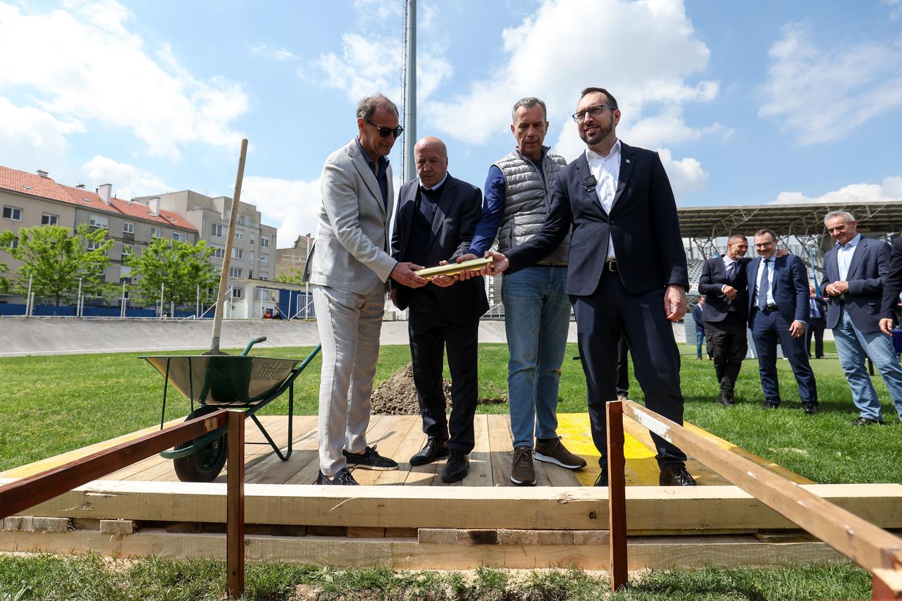 Polaganjem kamena temeljca obilježen početak radova na rekonstrukciji nogometnog stadiona Zagreb