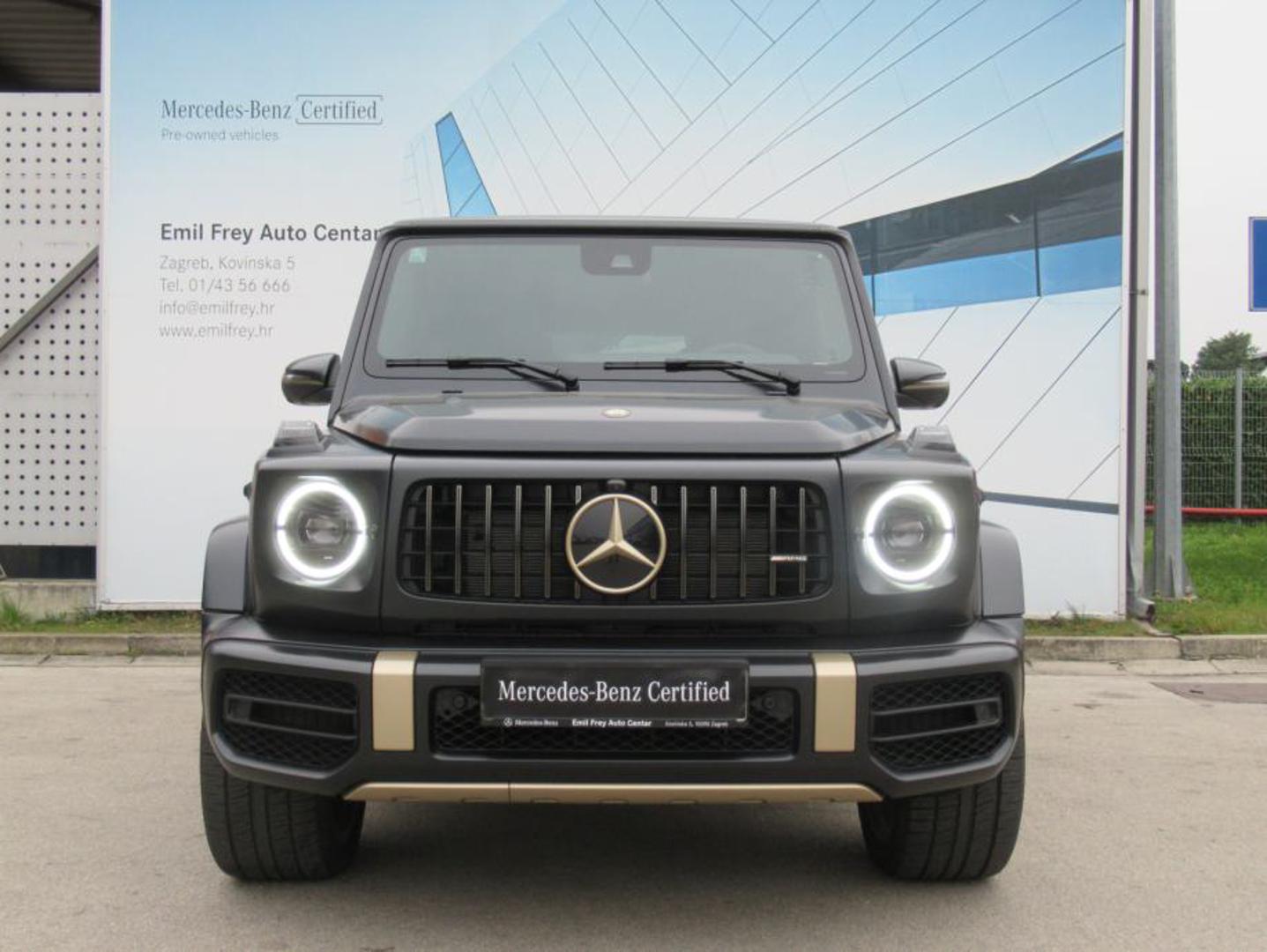 Mercedes-Benz G-klasa 63 AMG Grand Edition prodaje se za 312.900 eura. Ima 576 konjskih snaga, prešao je 8.000 kilometara, 2024. je godište, a troši 16,2 litre benzina na 100 kilometara. 