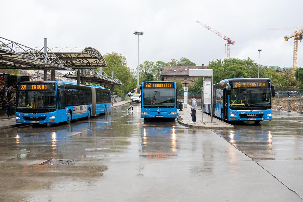 Zagreb: Autobusi na Glavnom kolodvoru