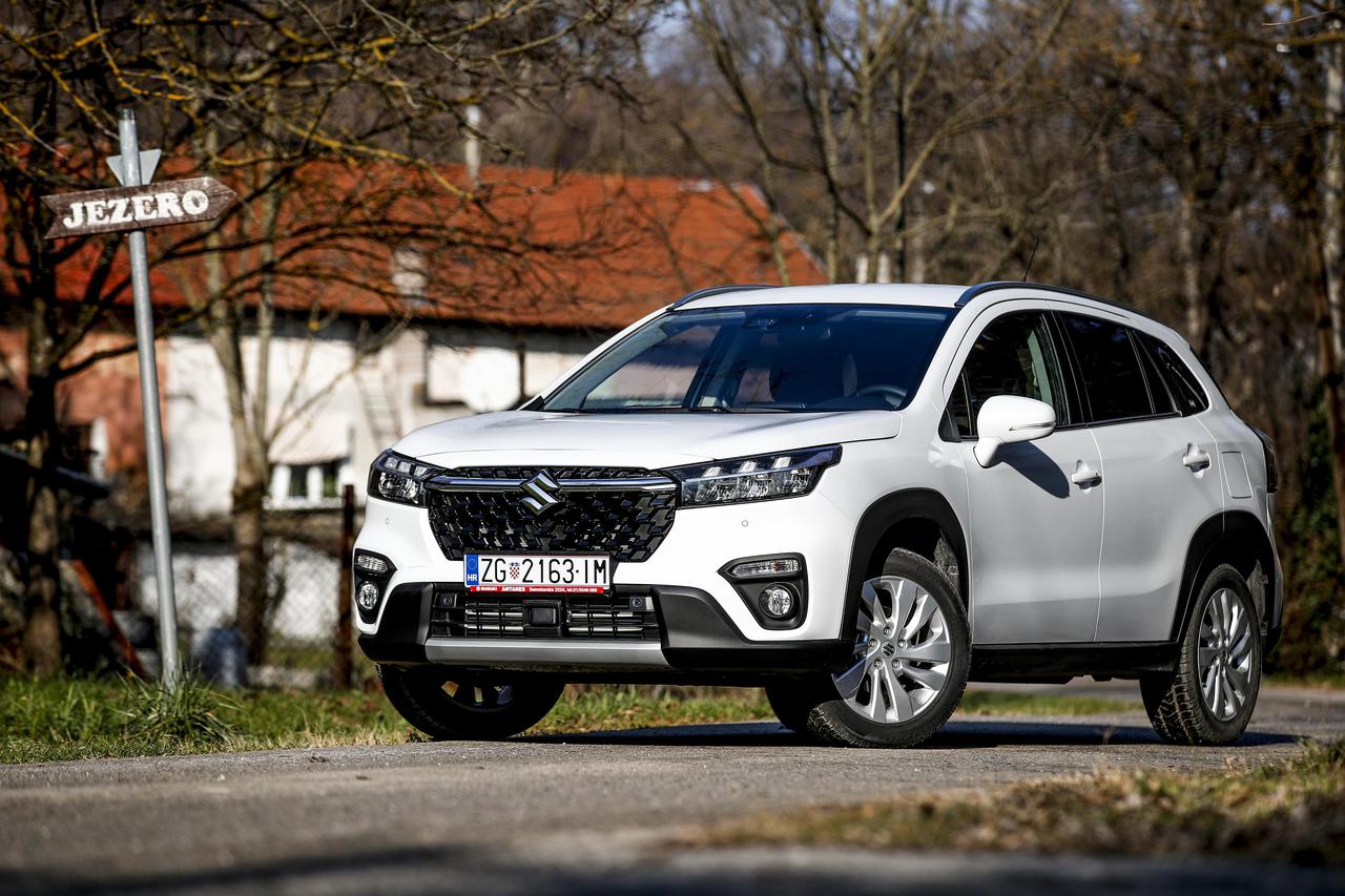 Zagreb: Automobil Suzuki S-Cross
