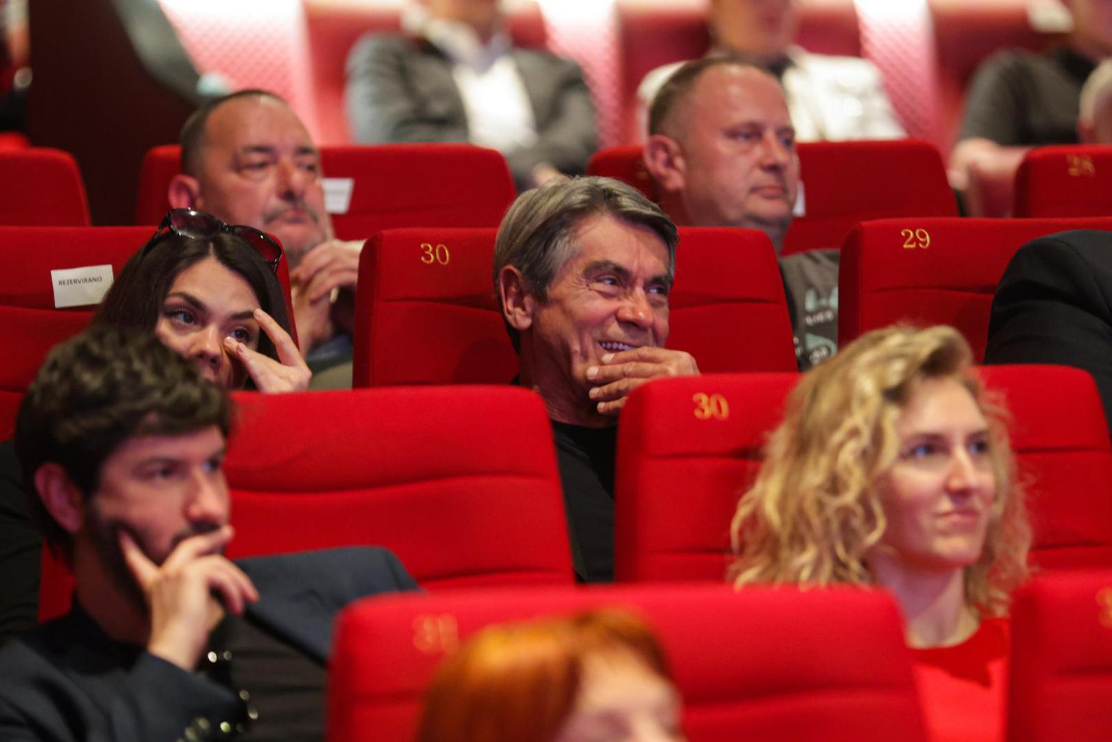 Riječ je prvom filmu koji prikazuje život i krunidbu kralja Tomislava u šest scena te koji je sniman posljednje dvije godine, a njegov je redatelj ujedno i glavni urednik Večernjeg lista, Dražen Klarić. Narator filma je glumački velikan Dragan Despot. 