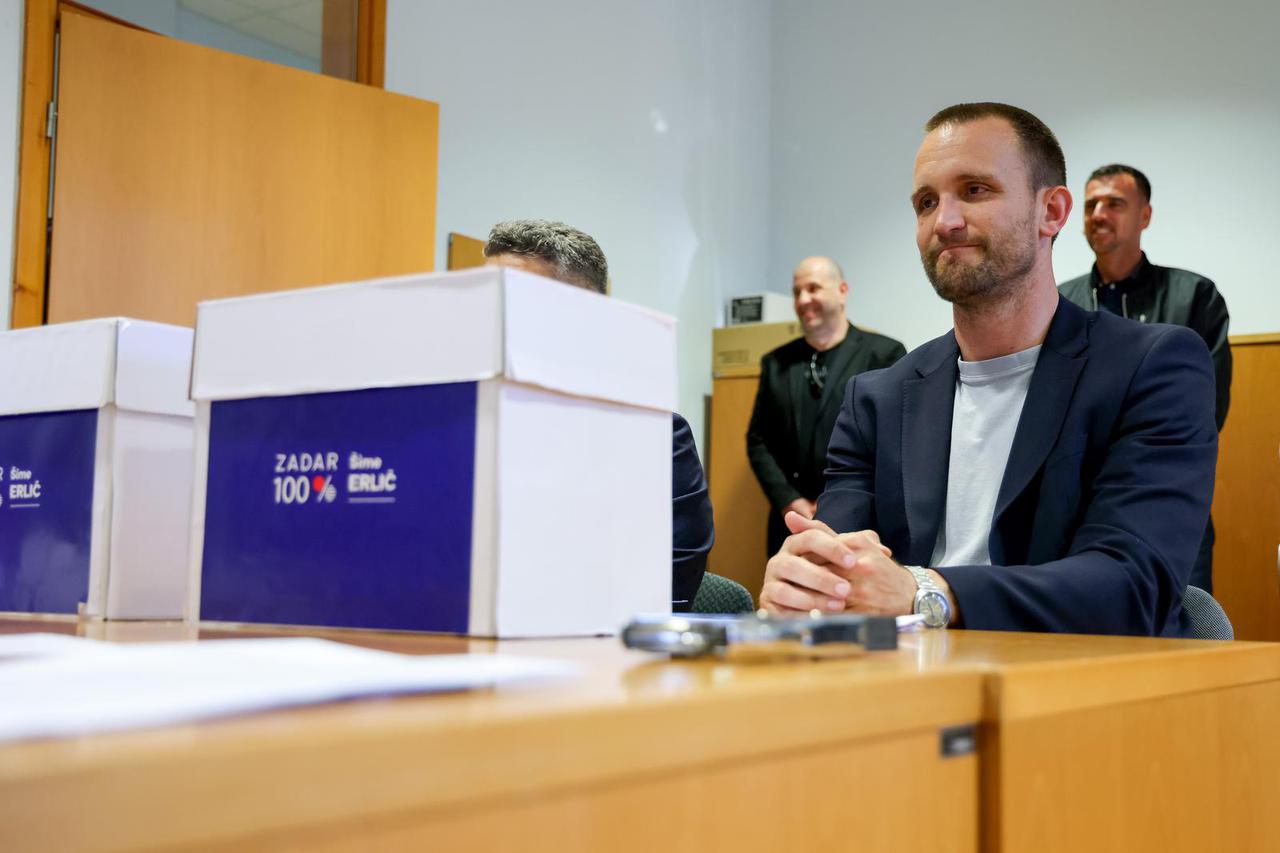 Zadar: Predaja liste HDZ-a za Gradsko vijeće i kandidata za gradonačelnika Šime Erlića