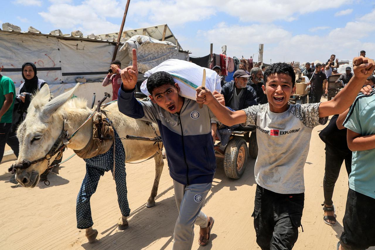 storyeditor/2025-05-28/2025-05-28T114130Z_435217311_RC2WQEATYZBE_RTRMADP_3_ISRAEL-PALESTINIANS-AID-FOUNDATION.JPG