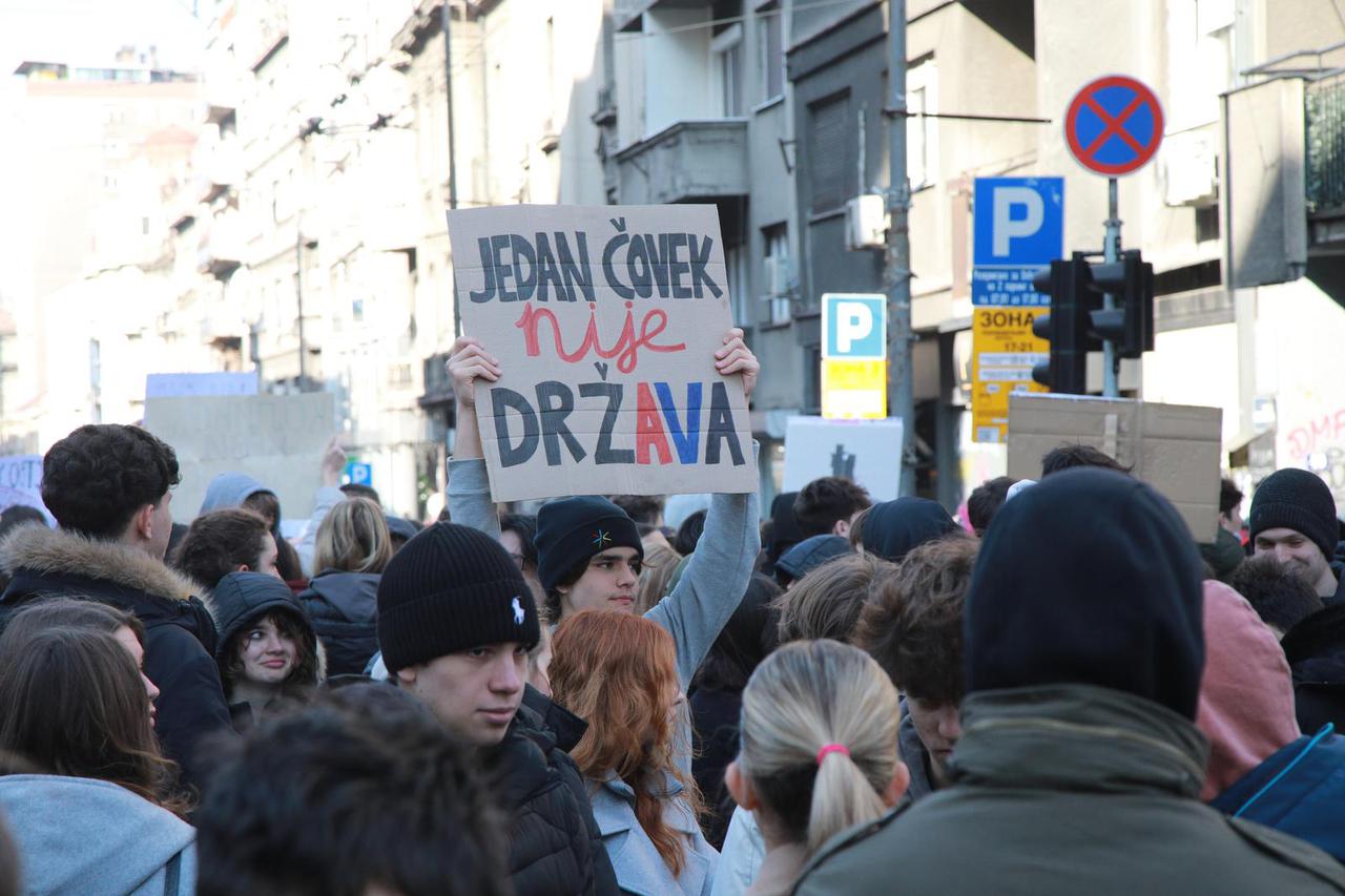 Diljem Srbije nastavljeni studentski prosvjedi, građani ih pozdravljali s prozora 