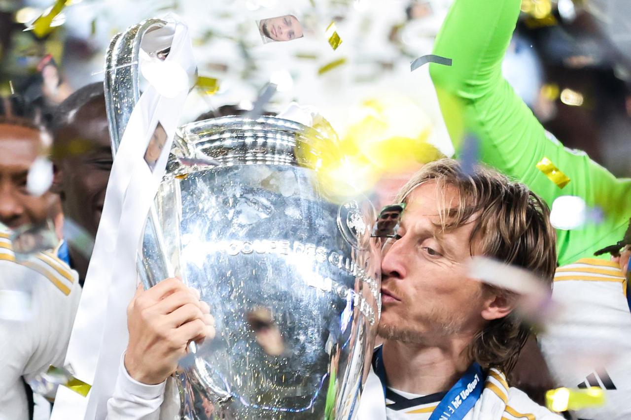 Modrić najtrofejniji Realov igrač u povijesti, 6. put dignuo pokal Lige prvaka 