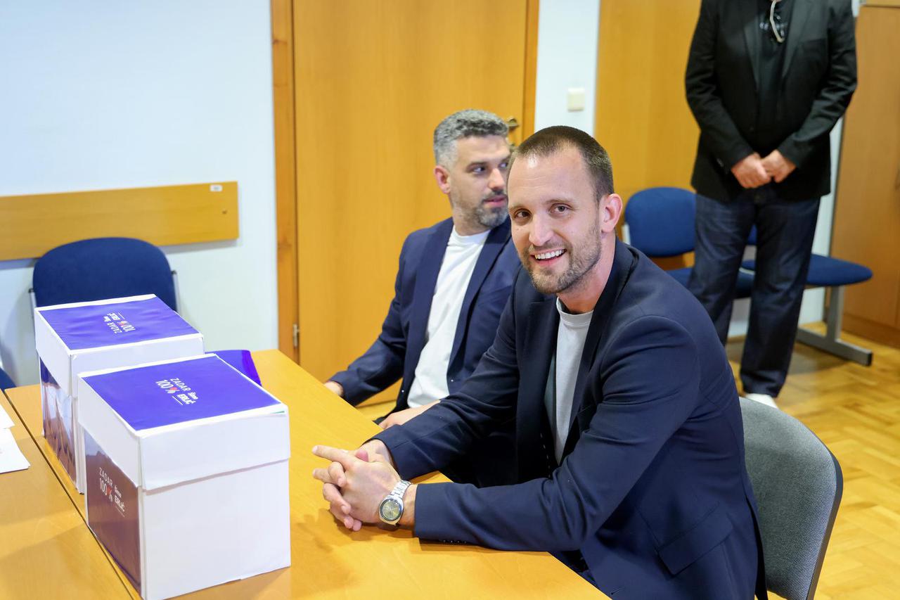 Zadar: Predaja liste HDZ-a za Gradsko vijeće i kandidata za gradonačelnika Šime Erlića