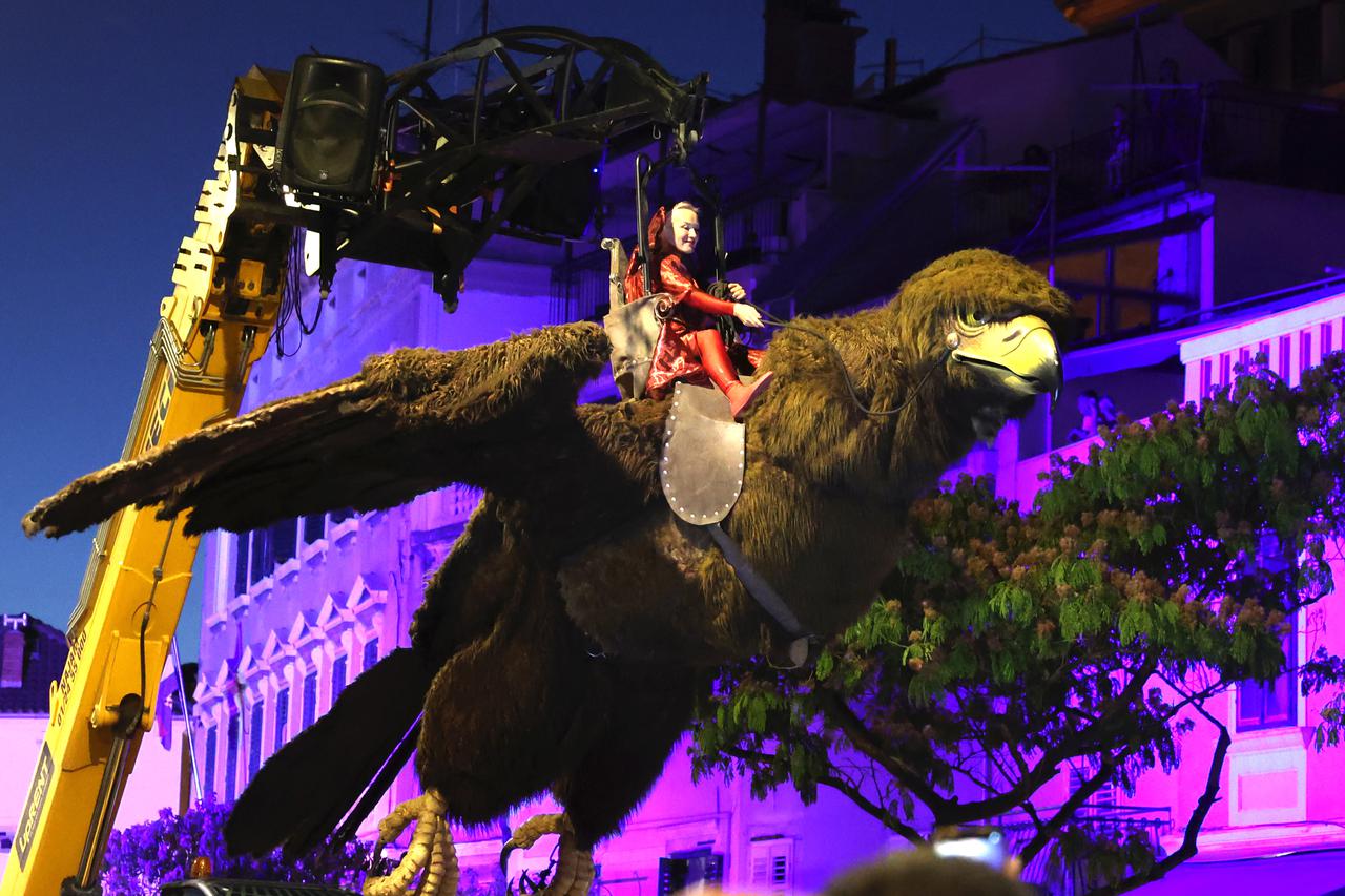 Šibenik: Spektakularnom predstavom Nebo-Zemlja-More zatvoren 65. Me?unarodni dje?ji festival