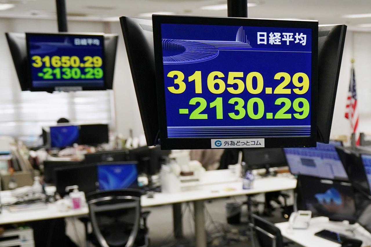 Tokyo stocks tumble