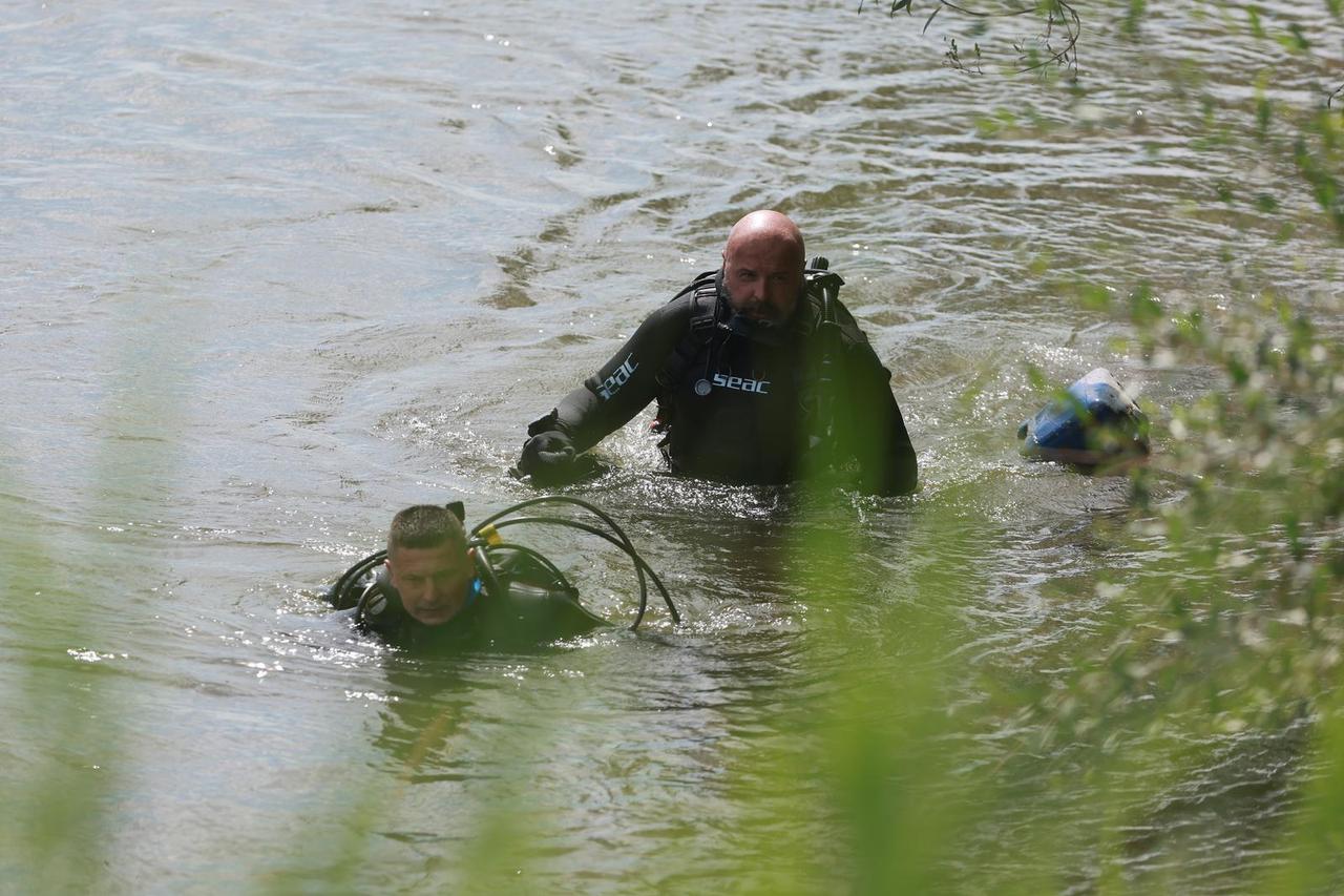 U tijeku je velika potraga za dječakom nestalim u rijeci Dravi u Belišću