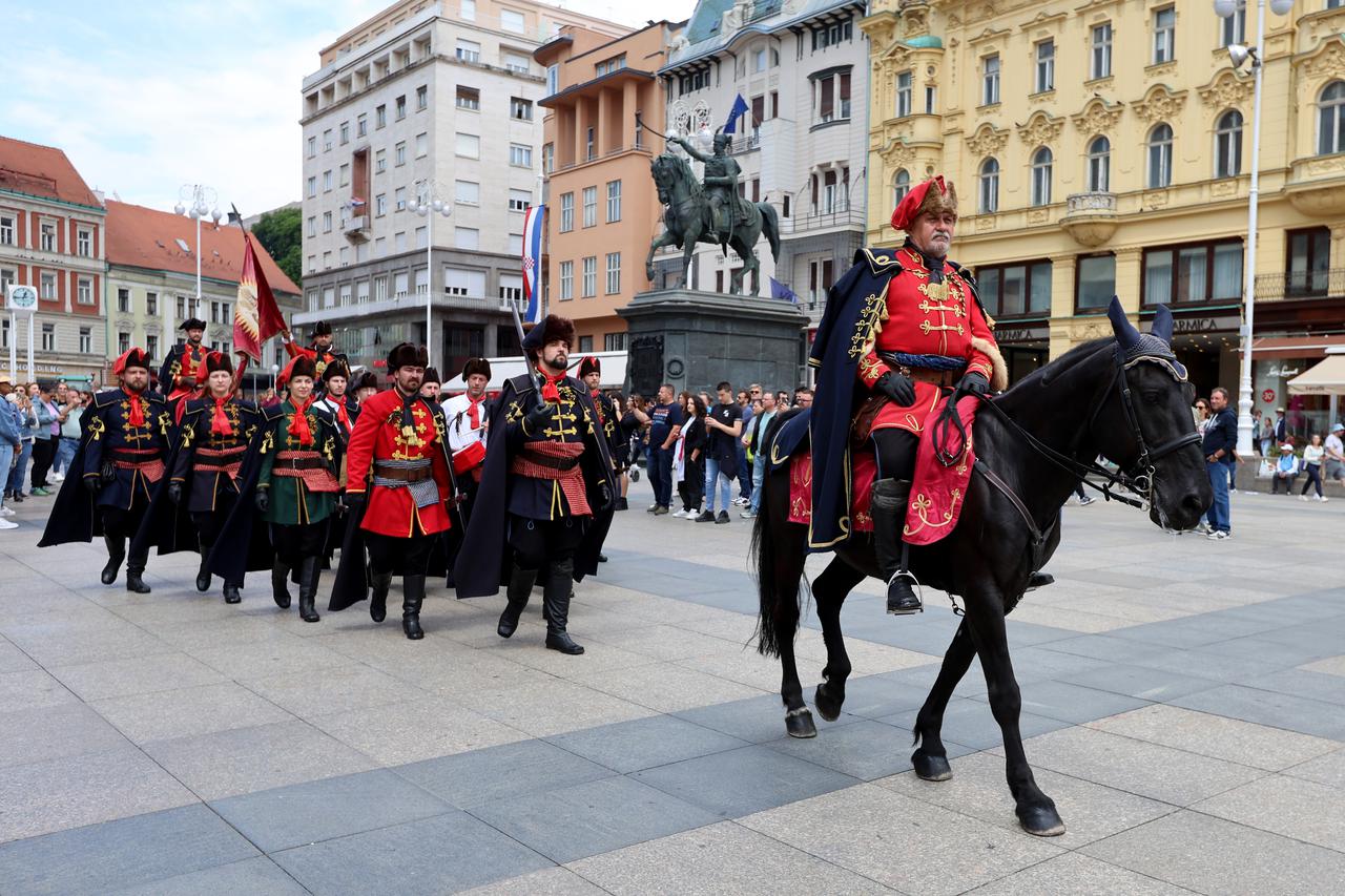 Zagreb: Otvorenje sezone Kravat pukovnije na Dan grada Zagreba