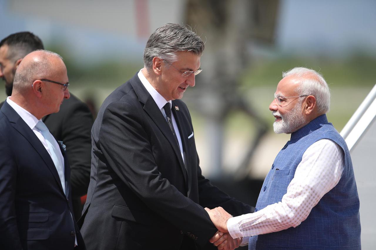Zagreb: Predsjednik Vlade Republike Indije Narendra Modi stigao u zračnu luku
